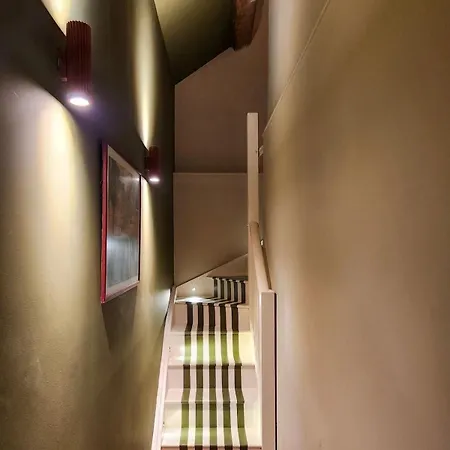 Luxury 2 Bedroom Barn Conversion * Underbarrow