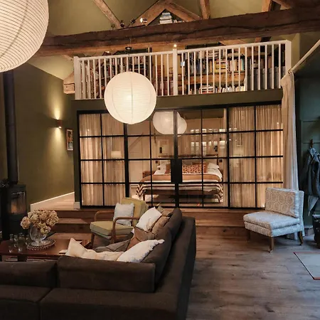 Luxury 2 Bedroom Barn Conversion With Gym