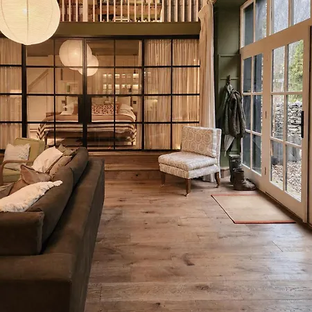 Luxury 2 Bedroom Barn Conversion With Gym Apartment *