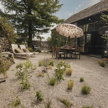 Luxury 2 Bedroom Barn Conversion With Gym
