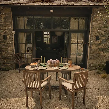 Luxury 2 Bedroom Barn Conversion With Gym Apartment *