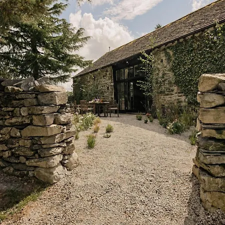 Luxury 2 Bedroom Barn Conversion With Gym